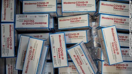 FDA vaccine advisers recommend emergency use authorization for booster dose of Moderna's Covid-19 vaccine